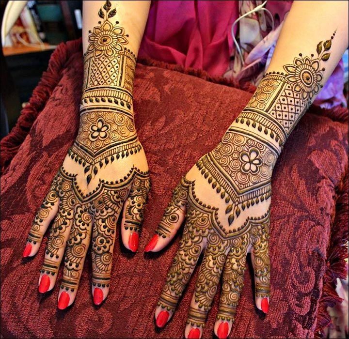 Mehndi Artist Service at Home